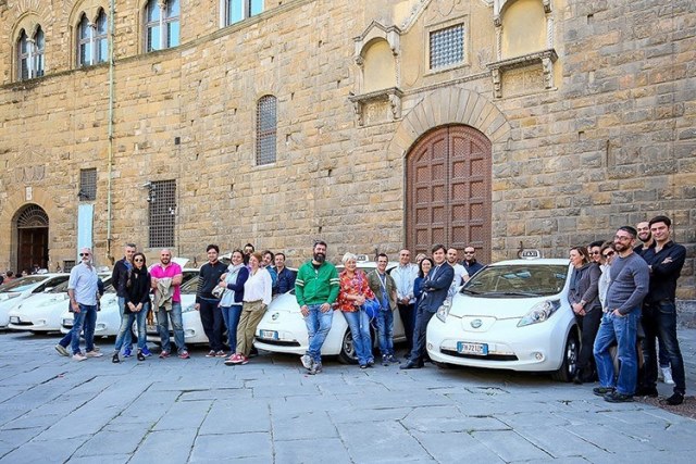 70 Elektro-Taxis nehmen in Florenz ihren Dienst auf
