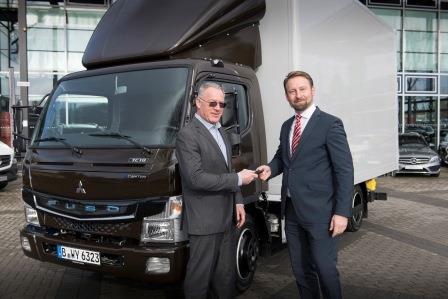  Daimler liefert drei Fuso eCanter an P&H Logistik