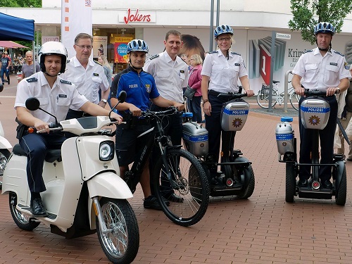 Polizei Mittelhessen mit Elektrofahrzeugen auf Streife