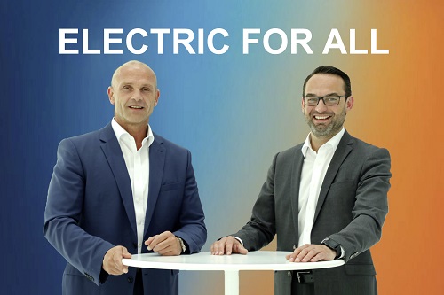 E-Mobilitäts-Vorstand Thomas Ulbrich und Christian Senger, Leiter der Baureihe E-Mobility