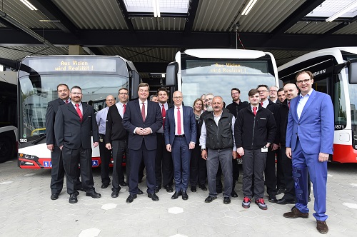 Feierliche Eröffnung des neuen E-Bus-Betriebshofs Alsterdorf. 
