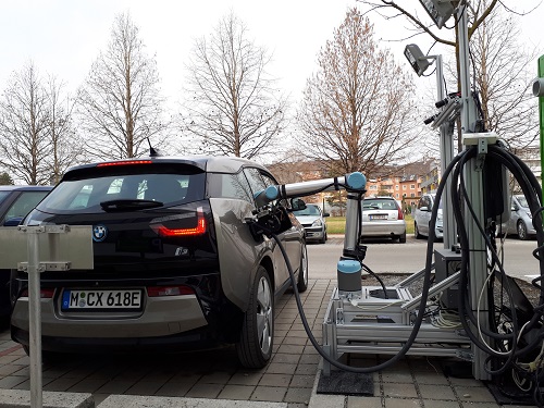 TU Graz entwickelt robotergesteuertes Schnellladesystem für Elektroautos