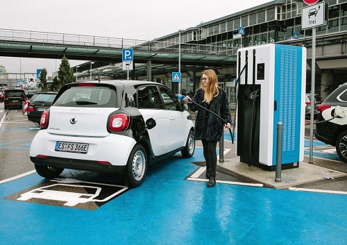 Elektromobilität: Mehr öffentliche Ladepunkte in Deutschland