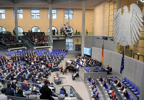 Bundestag verabschiedet Regelungen zum automatisierten Fahren 